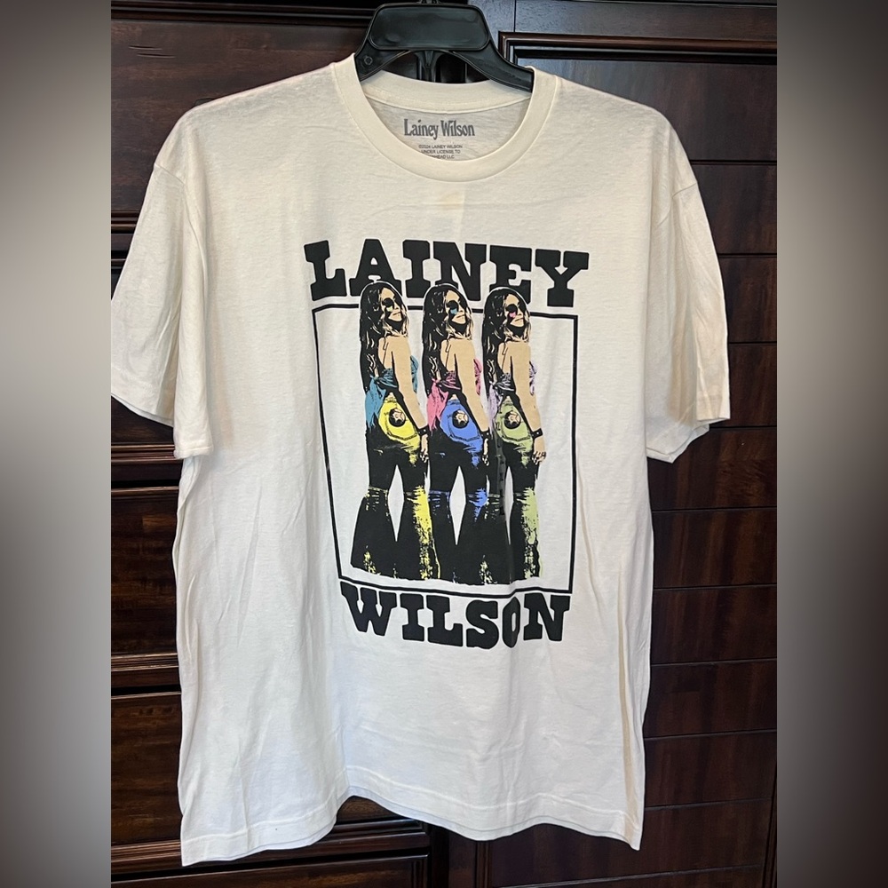 Lainey Wilson graphic tees- size large - new with tags
